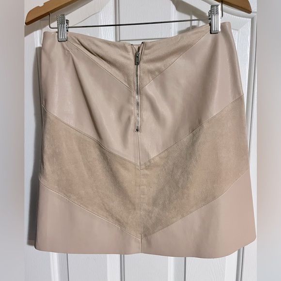 Zara Elegant Tan Suede Skirt light pink - Picture 2 of 3